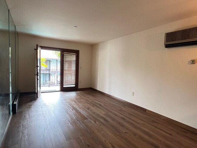 Building Photo - Los Caballeros #312 - Leasing only