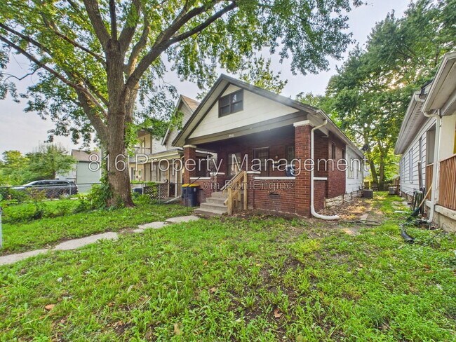 Building Photo - 3310 Tracy Ave