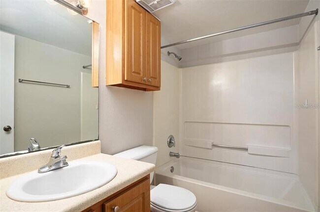 Building Photo - 637 Buoy Ln