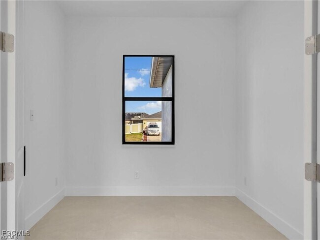 Building Photo - 1612 NW 9th Ave