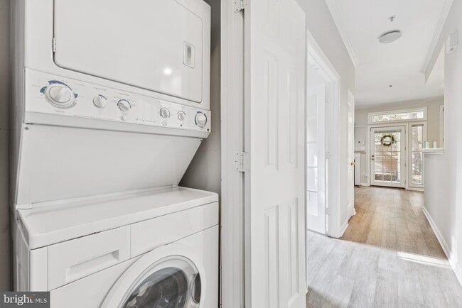 Building Photo - 1361 Garden Wall Cir