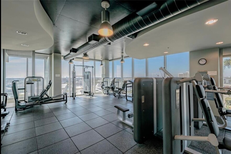 Building Photo - 777 N Ashley Dr