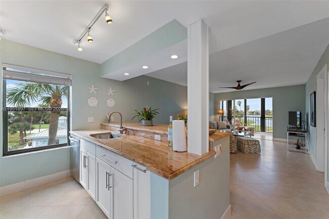 Building Photo - 40 NE Plantation Rd