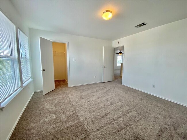 Building Photo - 6608 Ferrystone Pass