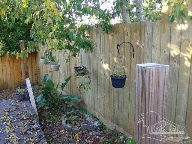 Building Photo - 2060 Cambridge Cir