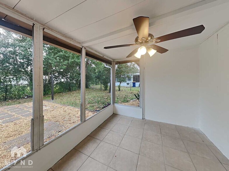 Building Photo - 8610 Sagewood Dr