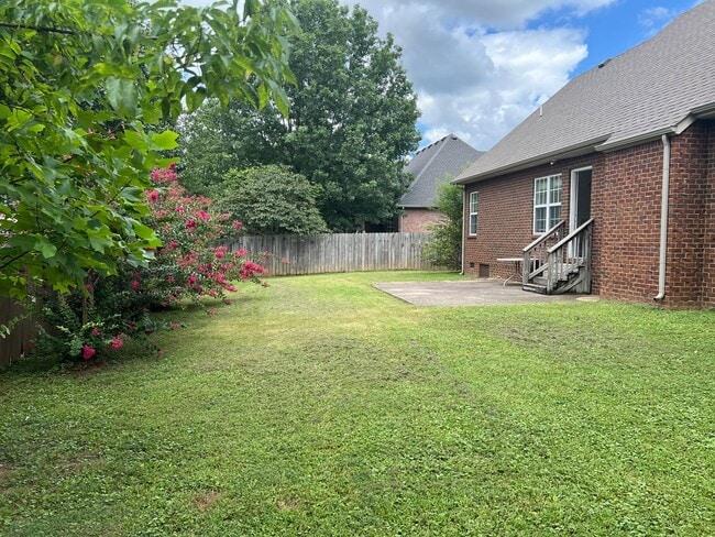 Building Photo - 2627 Isaiah Dr
