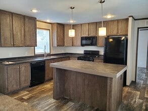 Building Photo - 45 Parakeet Hill Dr