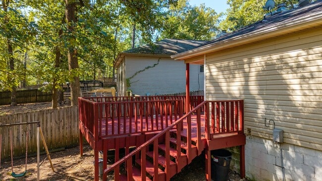 Building Photo - 24 Oak Ridge Dr