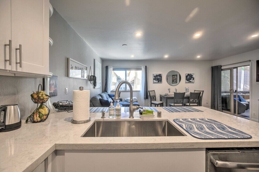 Building Photo - 2628 Worden St