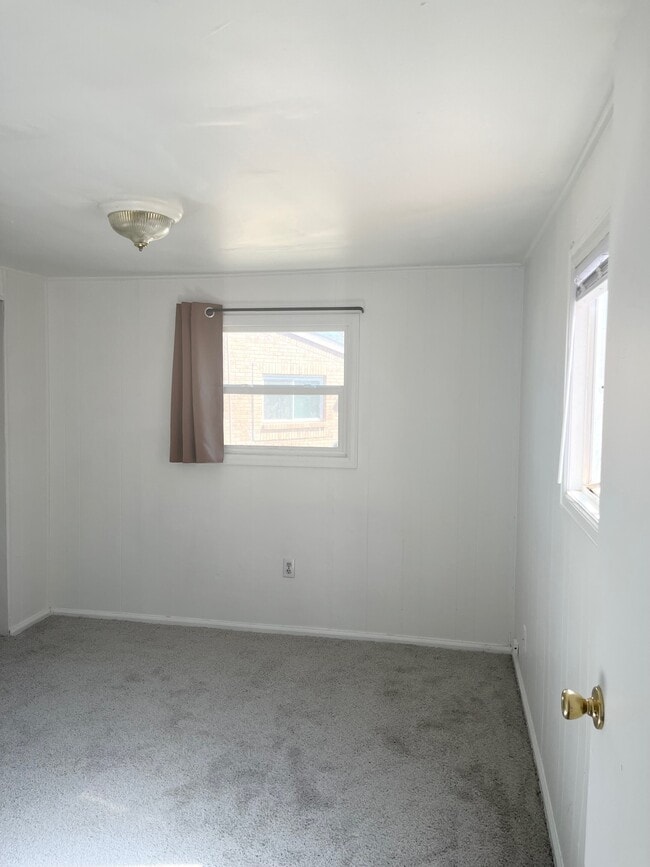 Building Photo - 115 Briggs St