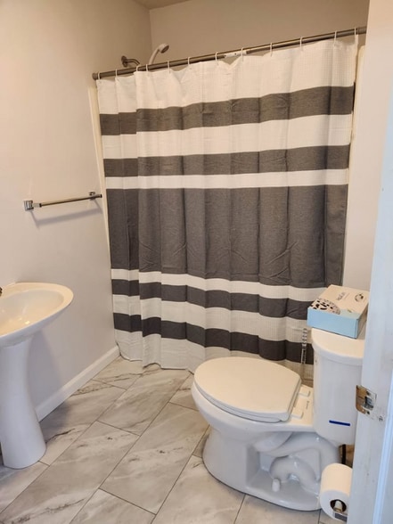 Building Photo - 716 N Bridge St