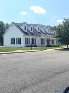 Building Photo - 2076 Forest Cir