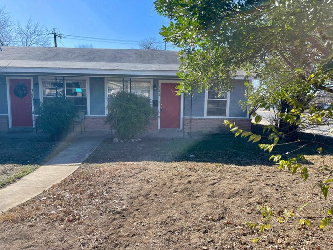 Building Photo - Edgebrook