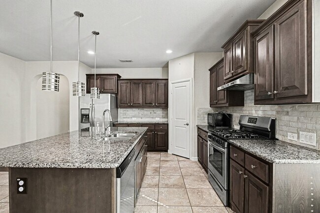 Building Photo - 613 Dunster Ln