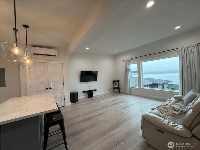 Building Photo - 3020 N 33rd St