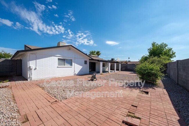 Building Photo - 2147 W Edgewood Ave