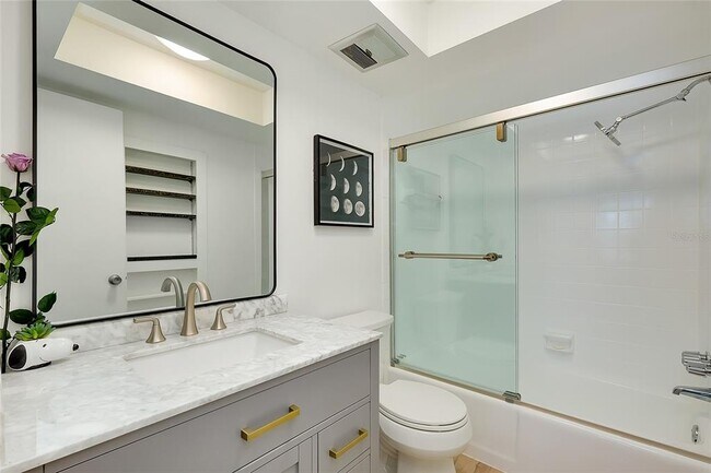 Building Photo - 3806 Gulf of Mexico Dr