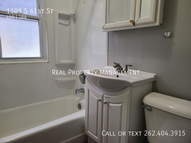 Building Photo - 1109 S 61st St