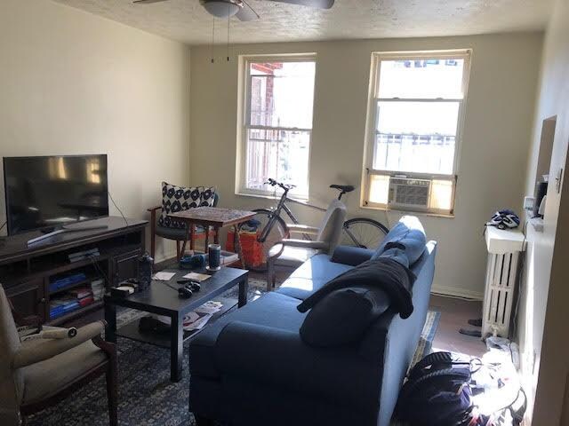 Building Photo - 370 S Highland Ave