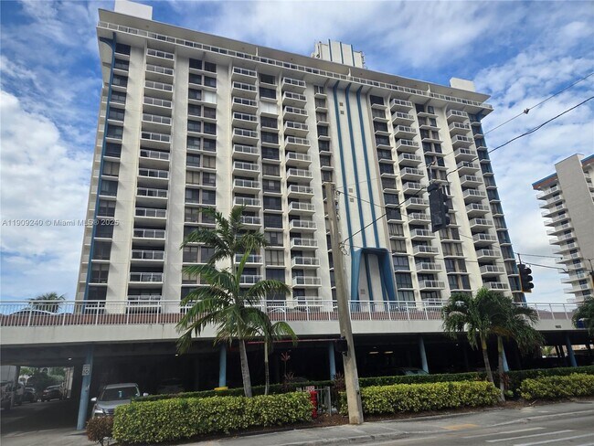 Primary Photo - 1600 S Ocean Dr