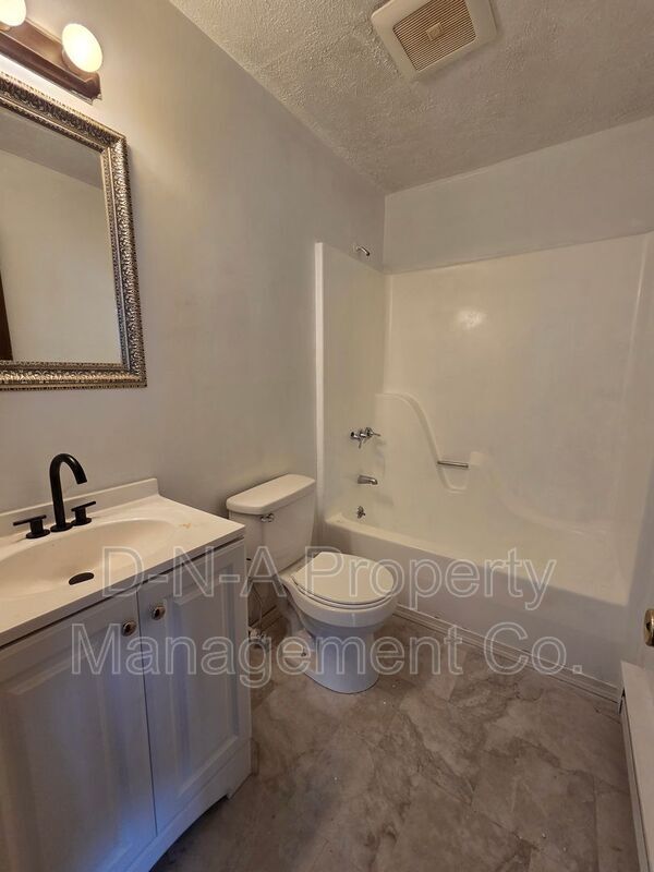 Building Photo - 2859 Fairhaven Dr