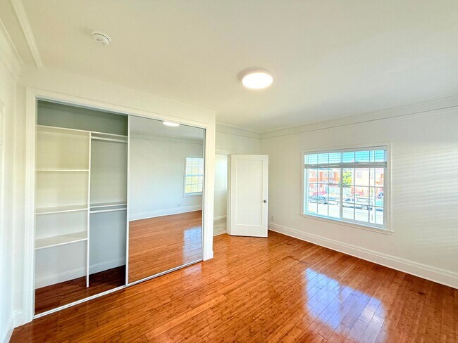 Building Photo - 1536 4th Ave