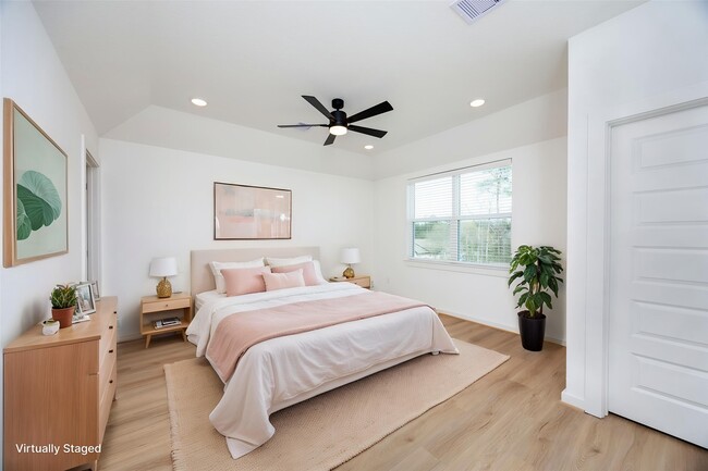 Building Photo - 2031 Longmire Villas Ct