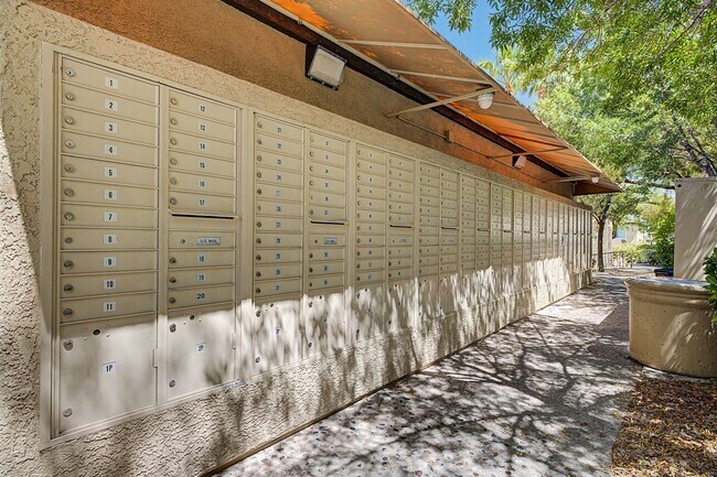 Building Photo - 3541 Desert Cliff St
