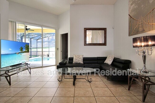 Building Photo - 546 Pineloch Dr