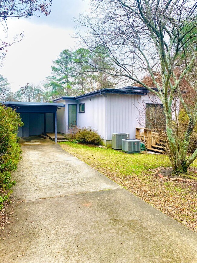 Building Photo - Great Experiences Are Just Around The Corner at Keener!