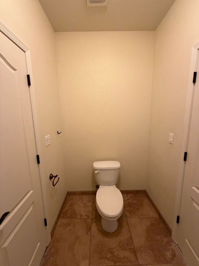 Building Photo - 4 Bedroom Single Story Custom Home Available In Rio Rancho Near Unser Blvd SE & Westside Blvd SE!