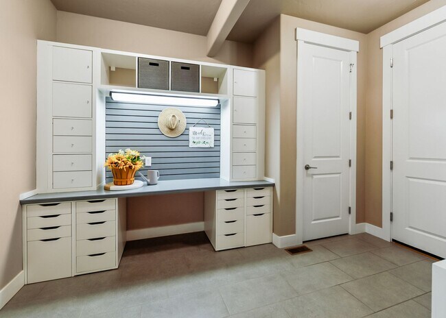 Building Photo - D20 4 Bed Home in The Farm