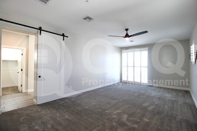 Building Photo - 1521 E Shannon St