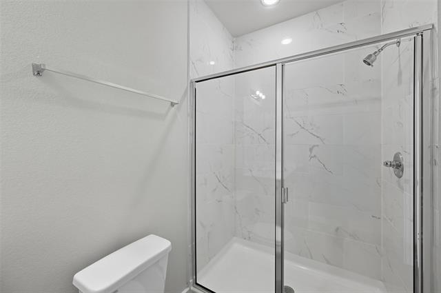 Building Photo - 3475 Valley Vista Dr