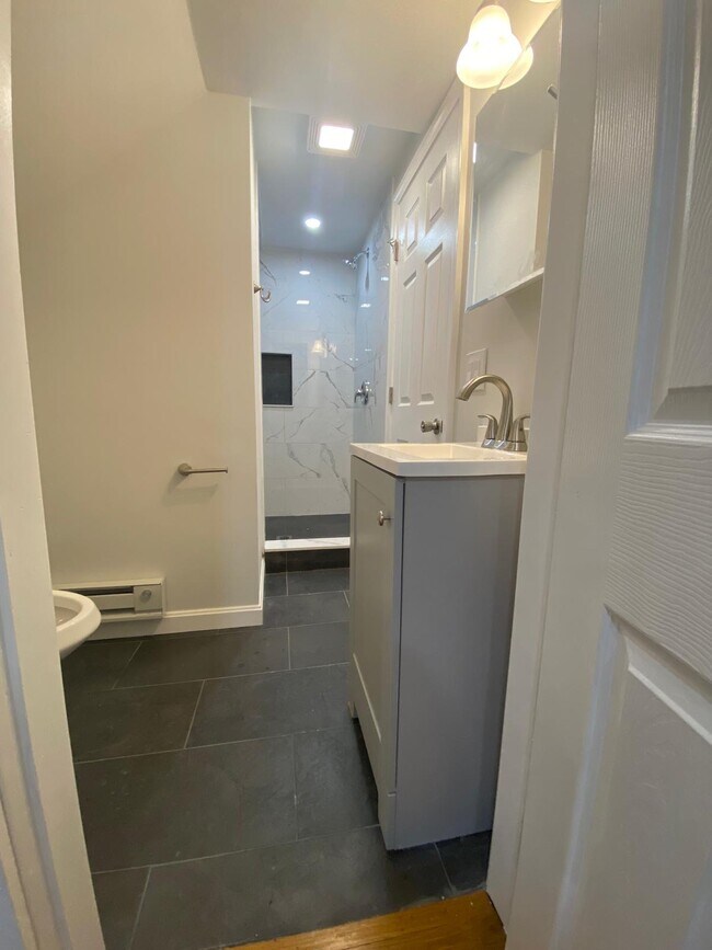 Building Photo - 48 Moulton Rd