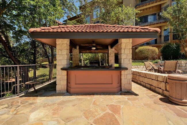 Building Photo - 6000-9 Shepherd Mountain Cove