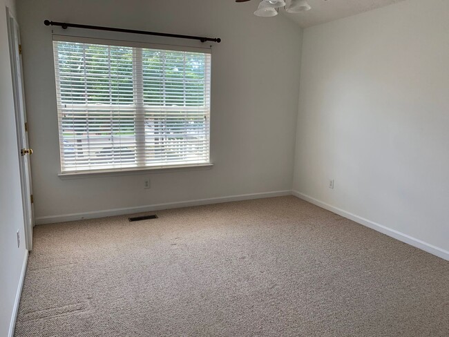 Building Photo - Spacious Prescott Place Townhome