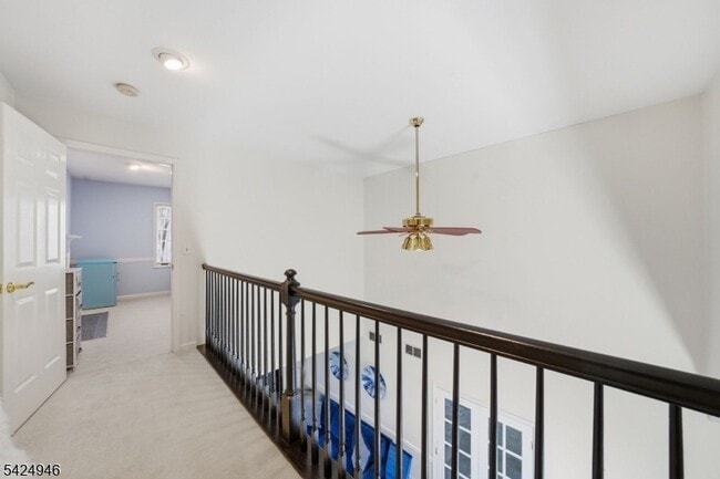 Building Photo - 11 Rosewood Ln