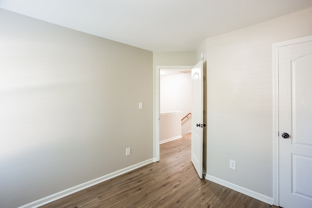 Building Photo - 420 Amir Cir