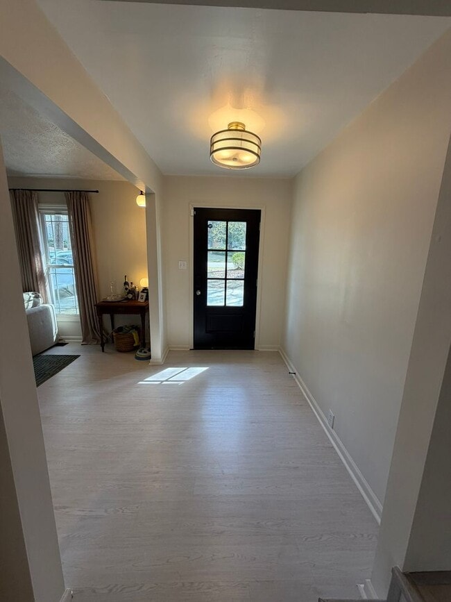 Building Photo - 7031 Darnell St