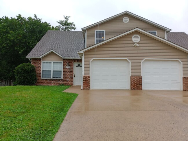 Primary Photo - 5005-5007 Carrie Ridge Dr.