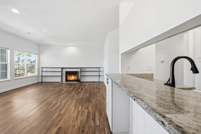 Building Photo - 7470 Singing Hills Dr