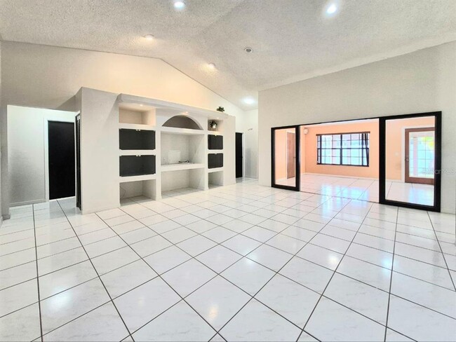 Building Photo - 3103 Cocos Rd