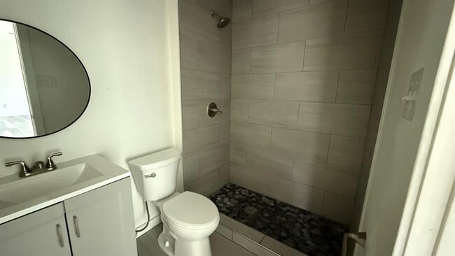 Building Photo - 1307 Wroxton Way