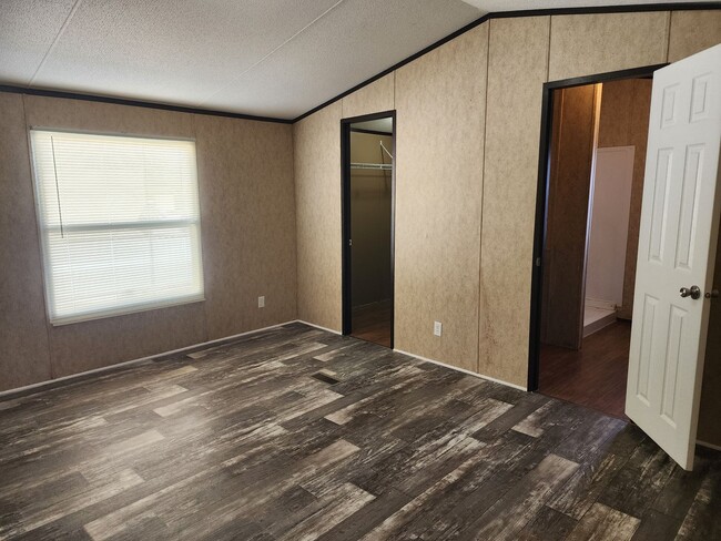 Building Photo - 1210 N Avenue K