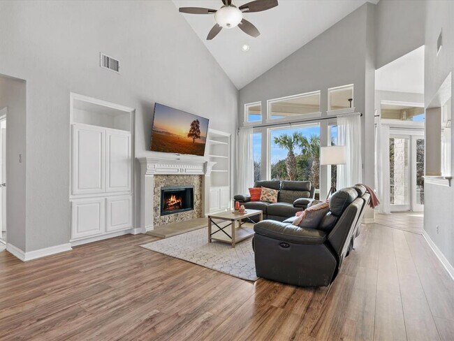 Building Photo - 1005 Overlook Bend