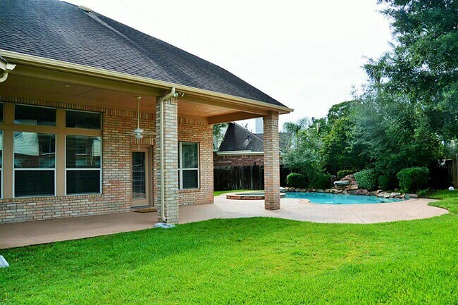 Building Photo - 23606 Rollinford Ln