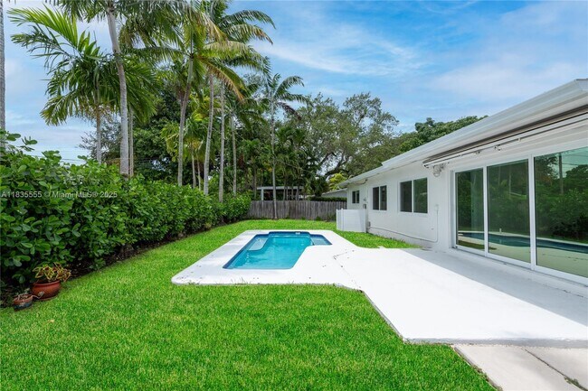 Building Photo - 6520 SW 76th St
