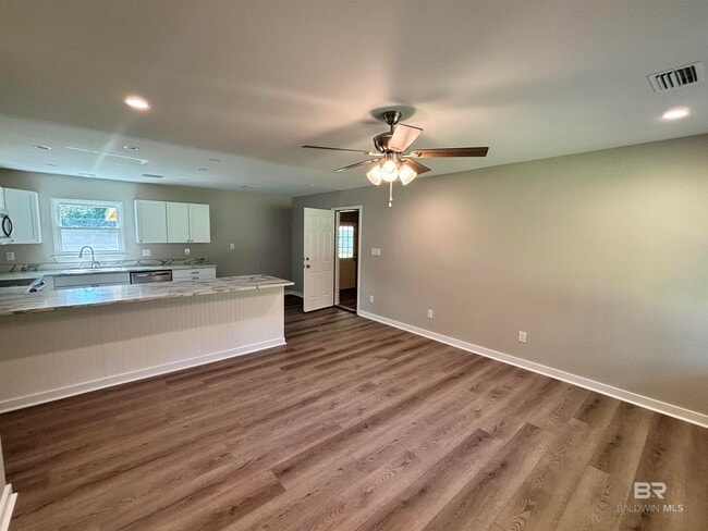 Building Photo - 208 Marcella Ave